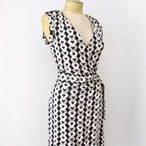 Banana Republic Black Gray & White Sleeveless V Neck Geometric Wrap Dress XS